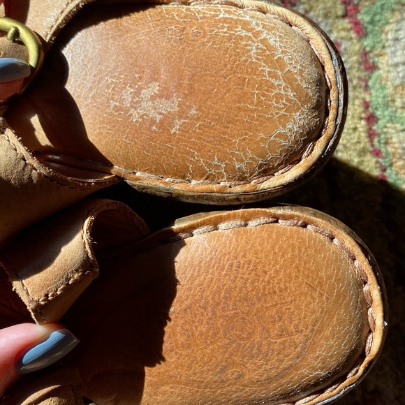 Size 8 Born Leather Wedges - Picture 4 of 9